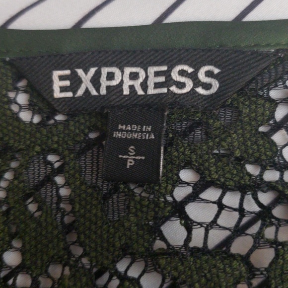 Express Top - Picture 3 of 5